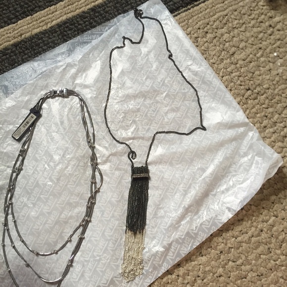 2 Anne Klein necklaces - Picture 3 of 3