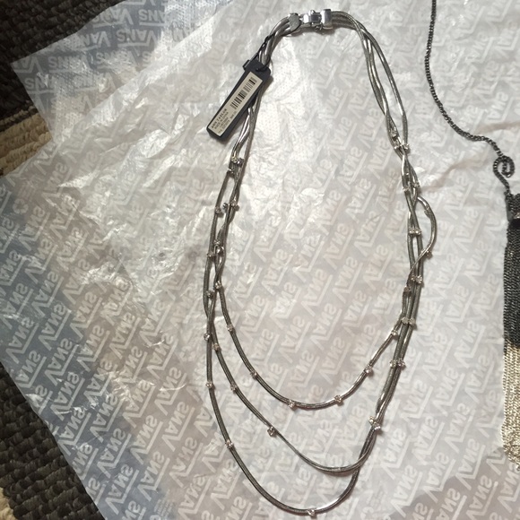 2 Anne Klein necklaces - Picture 2 of 3