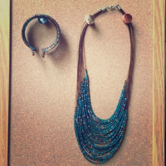 Matching bracelet and necklace set