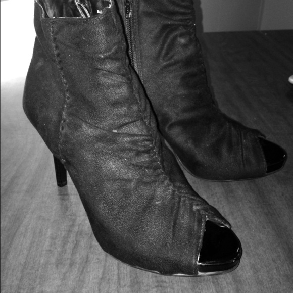 Open toe black booties
