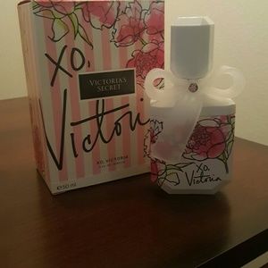 Victorias Secret Xo Victoria perfume  1.7 fl.oz