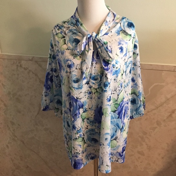 Floral Design Tie Neck Top 20W