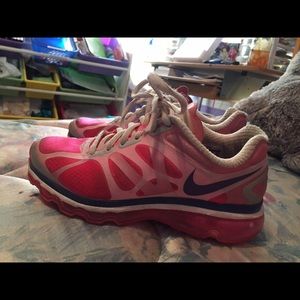 girls Nike air max shoes