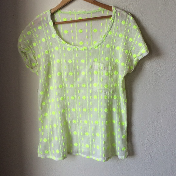 🔅SOLD🔅Medium white shirt w/neon green embroidery - Picture 1 of 3