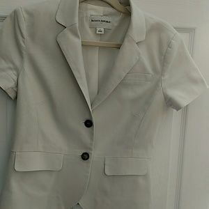 Beautiful Banana Republic cropped jacket!!