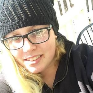 Meet your Posher, Courtney