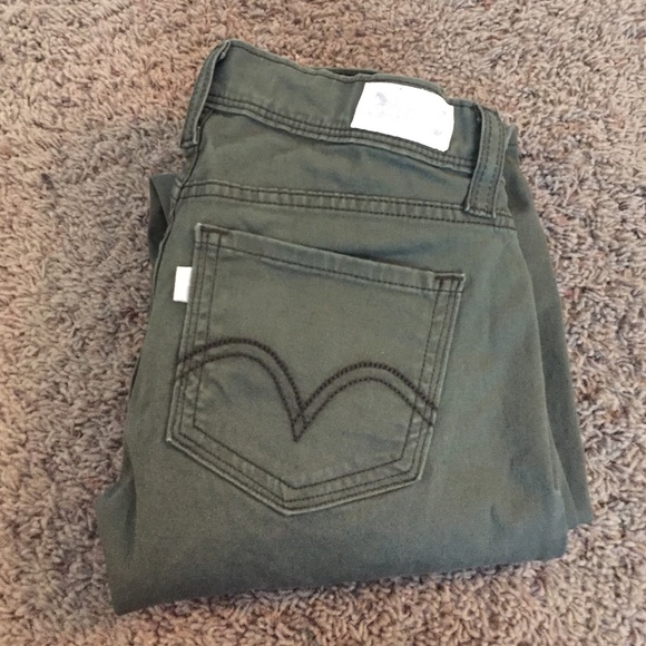 Skinny green Levi's