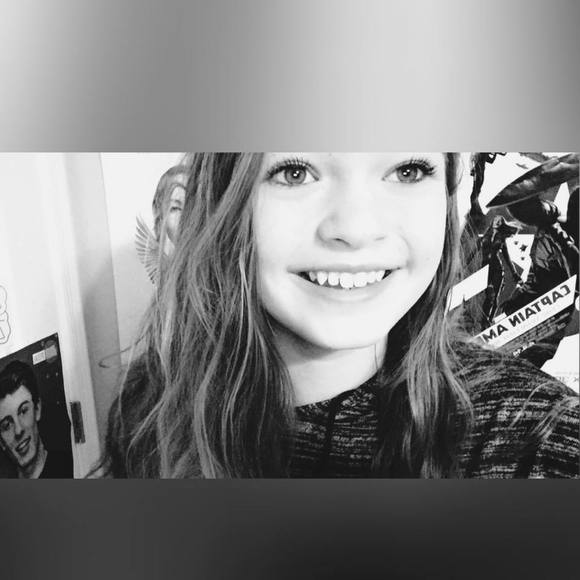 Meet your Posher, Sierra - Picture 1 of 1