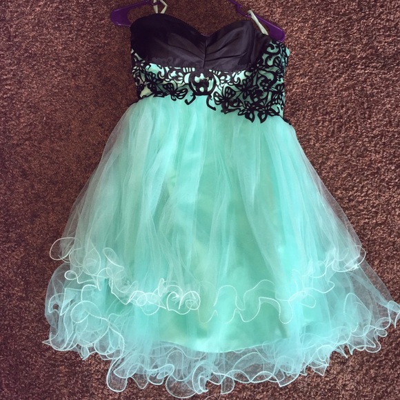Blue/green dress gorgeous💙💚