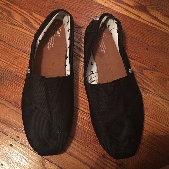 Black toms