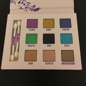 Urban Decay Deluxe Shadow Box