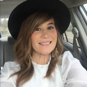 Meet your Posher, Lacey