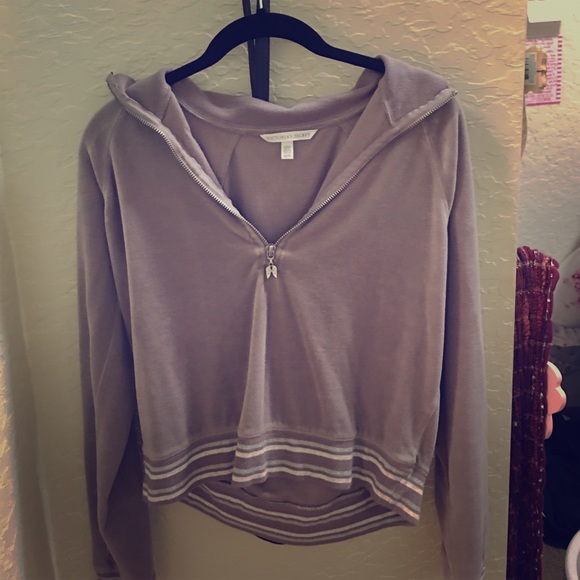 💜👼Light purple V-neck zip up jacket👼💜