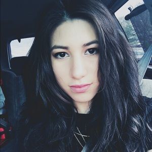 Meet your Posher, Gabriela