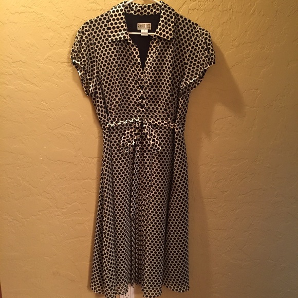 Retro-style black & white polka dot dress
