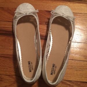 BRAND NEW white lace flats