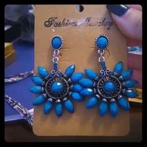 Beautiful Turquoise Flower Earrings!!
