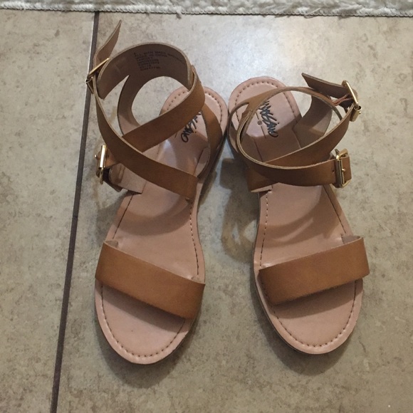 Wrap sandals