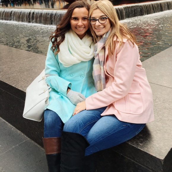 Meet your Posher, Adisa - Picture 2 of 2