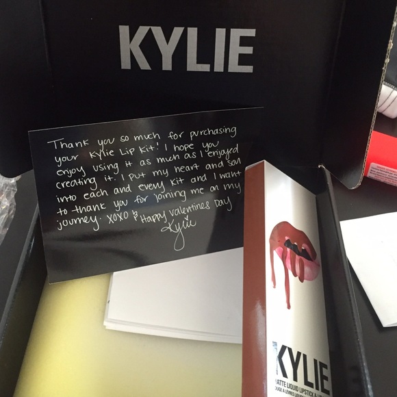 BRAND NEW KYLIE LIP KIT DOLCE