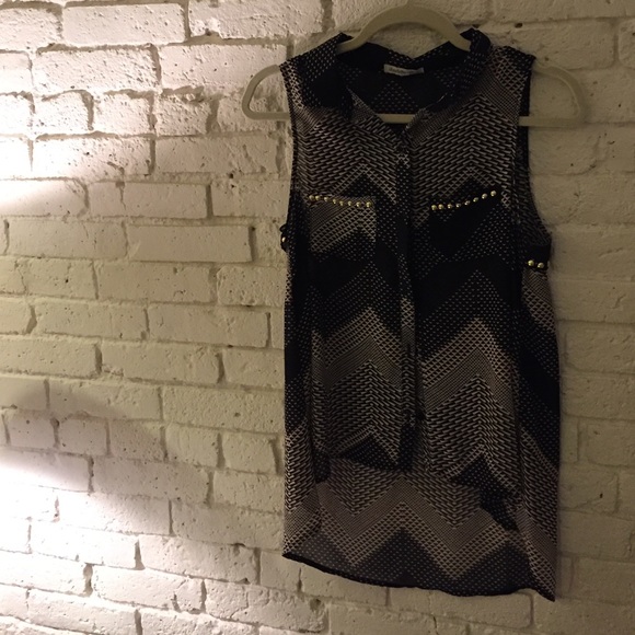 sleeveless blouse