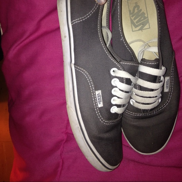 vans - Picture 2 of 3