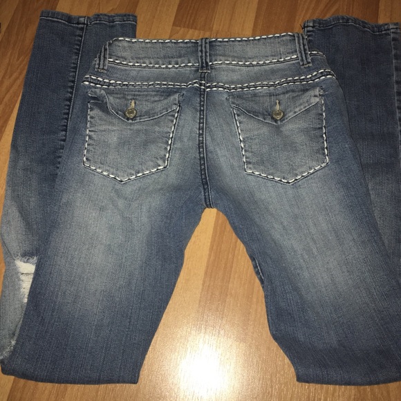 🔺Trendy Ripped Jeans🔺 - Picture 4 of 4