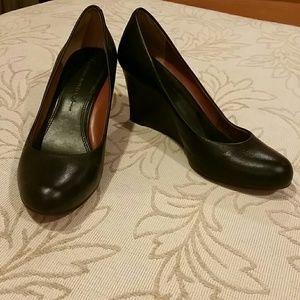 Banana Republic Black Wedge Shoes