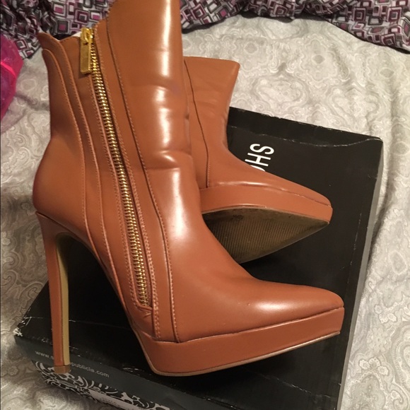 Boots - Picture 2 of 2