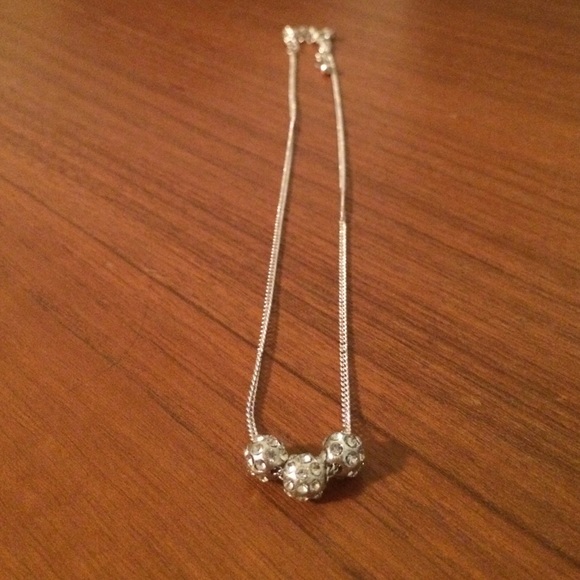 Silver necklace with 3 silver balls - Picture 2 of 4