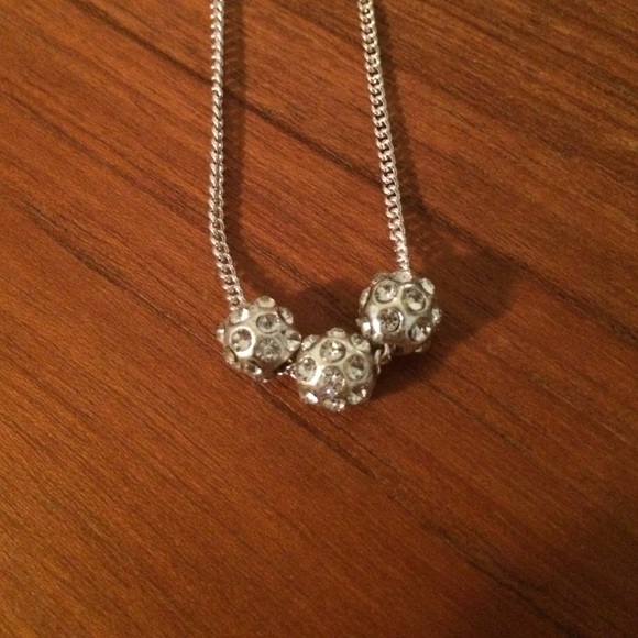 Silver necklace with 3 silver balls - Picture 3 of 4