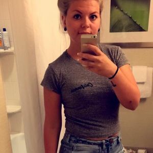 Meet your Posher, Desiree
