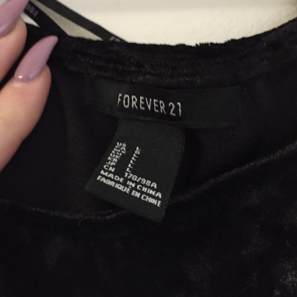 Forever 21 velvet dress - Picture 3 of 3