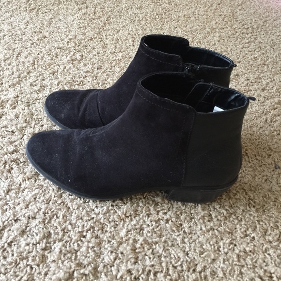 Old navy black boots