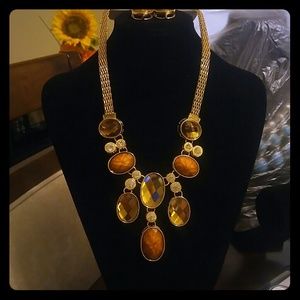 Beautiful Gold Brown Neclace with Earrings set!
