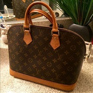 Louis Vuitton Alma Monogram
