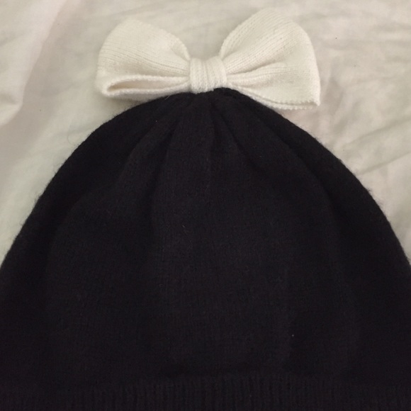 NWT Kate Spade Navy beanie with white bow ???