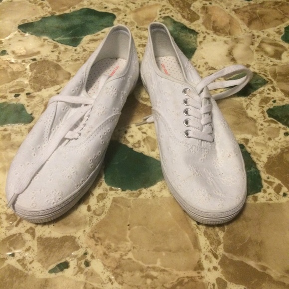 Woman's sneakers