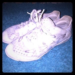 nfinity cheer leading shoes