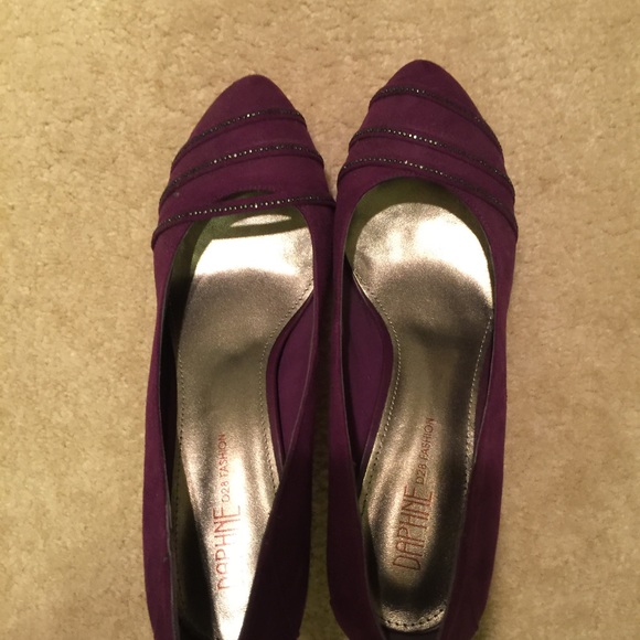 New shoes Daphne