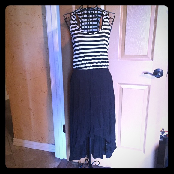 🎄SALE🎄Scoopneck High Low Dress SMALL