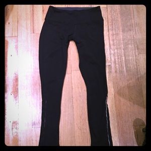 Lululemon black bottoms size 6