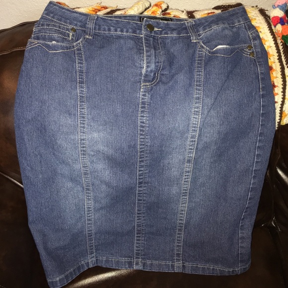 Denim skirt