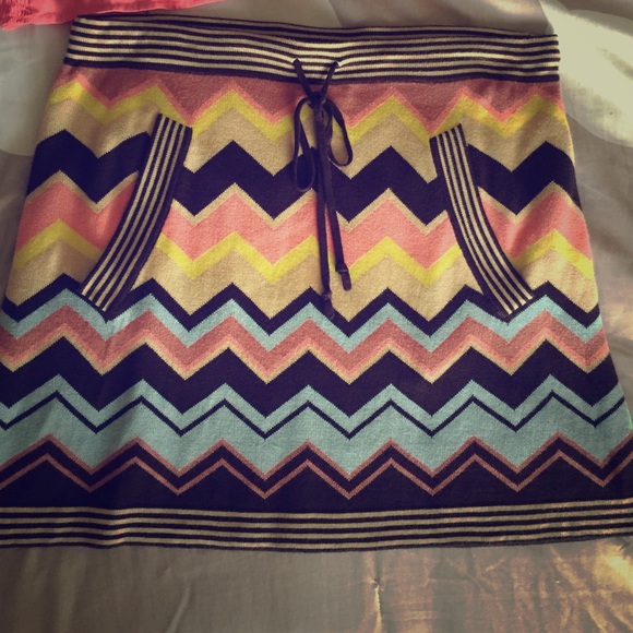 *Sent to ThredUp* Adorable Knit Mini Skirt