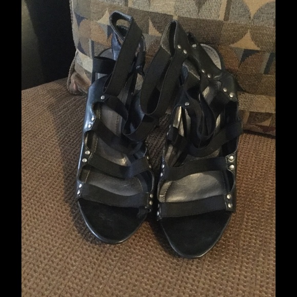 Platform shoes - Picture 2 of 3