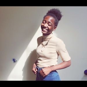 Meet your Posher, Amina