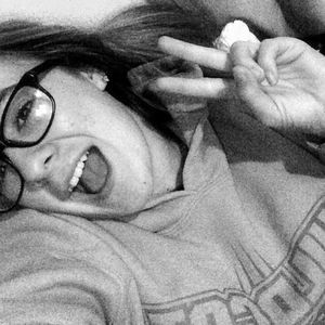 Meet your Posher, Lyvvie