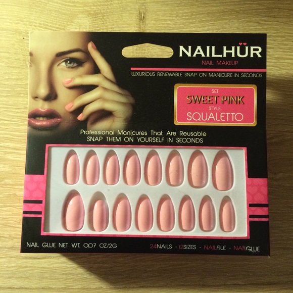 Nailhur Squaletto Fake Nails in Sweet Pink