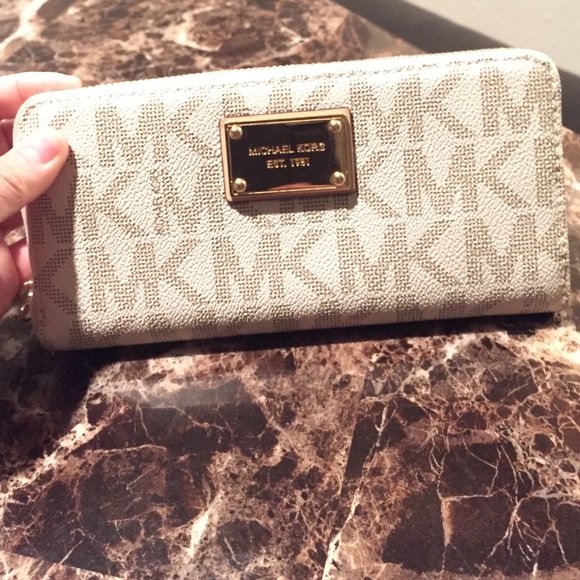 Authentic mk wallet