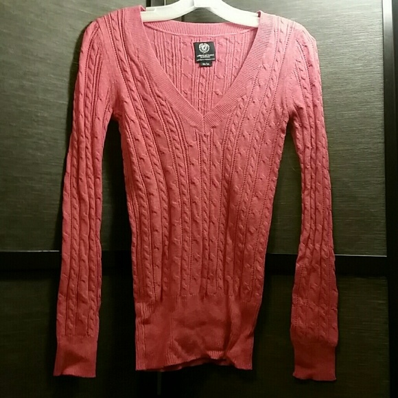 American Eagle V Neck Sweater